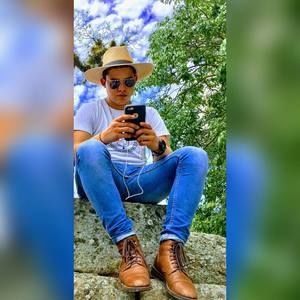 Meet your Posher, Derek